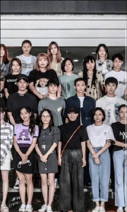 娱乐圈劣迹艺人名单_娱乐圈垃圾_郑爽代孕弃养事件