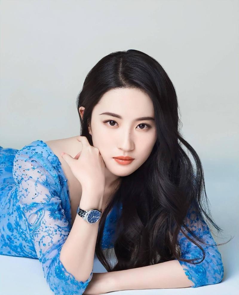 女明星的眼睛图片_眼睛明星图片女人_眼睛明星图片女性