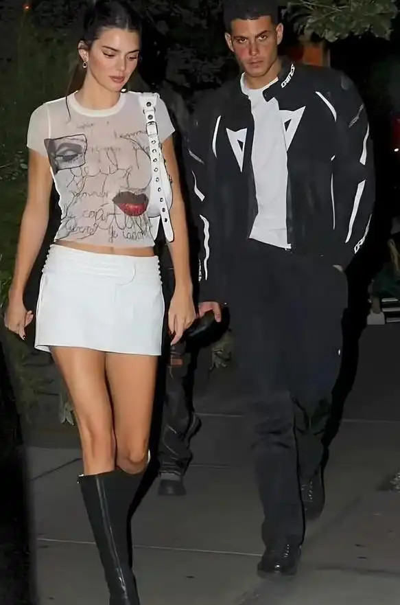 欧美明星时尚穿搭_肯豆街拍时尚造型_欧美女明星时尚