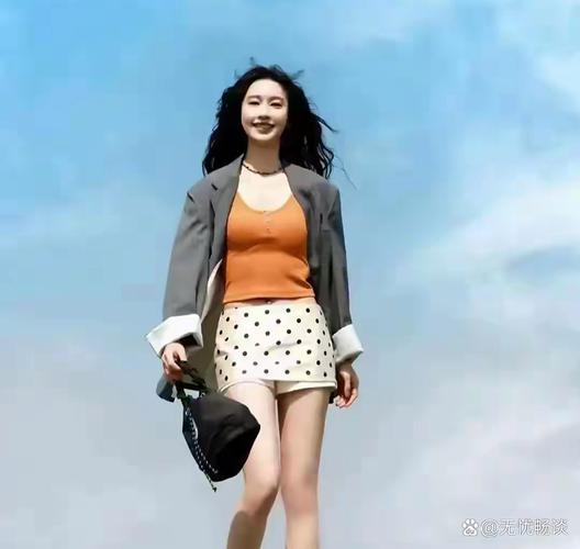 腿长不是唯一标准！娱乐圈“短腿女星”照样美翻天